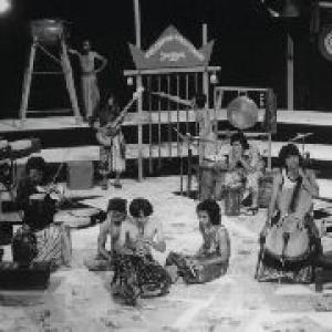 kelompok kampungan: kelompok kampungan